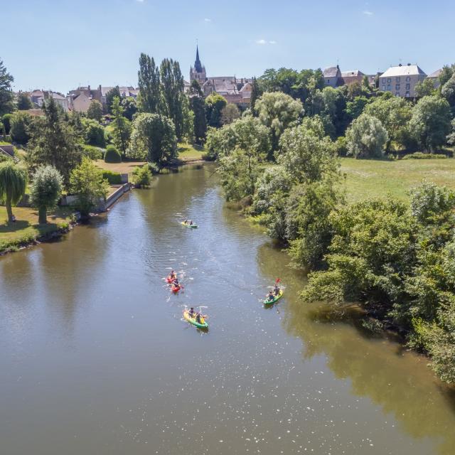 Canoeing on the Sarthe River at Fresnay-sur-Sarthe