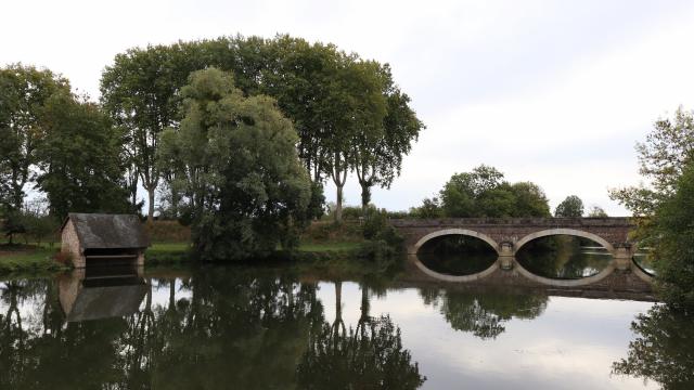 On the banks of the river Sarthe at Juillé
