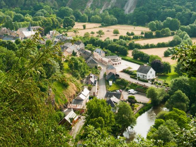 Saint-Léonard-des-Bois and Haut-Fourché