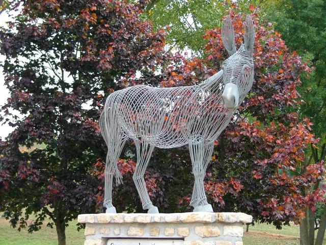 Statue of the Chérisay donkey