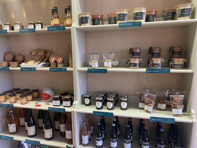 Local products in the Fresnay-sur-Sarthe Tourist Office store