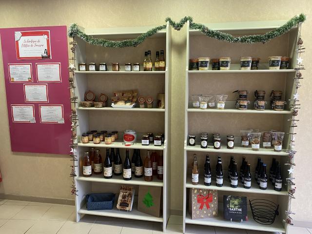 Christmas store at the Tourist Office of Fresnay-sur-Sarthe