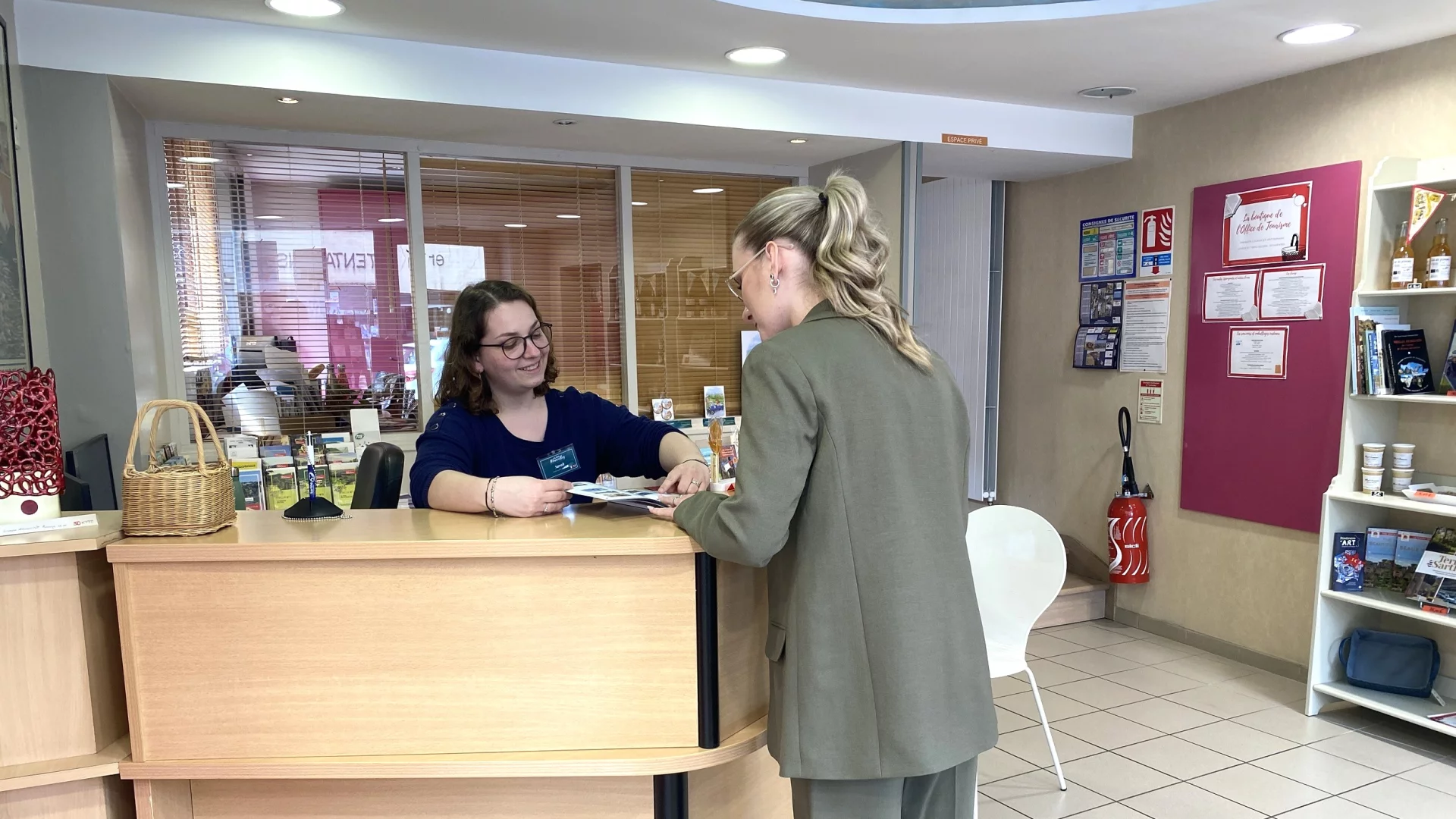 Accueil à l'Office de Tourisme de Fresnay-sur-Sarthe