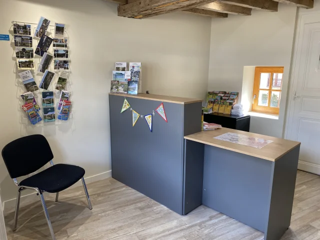 Bureau d'Informations Touristiques de Saint-Léonard-des-Bois - intérieur