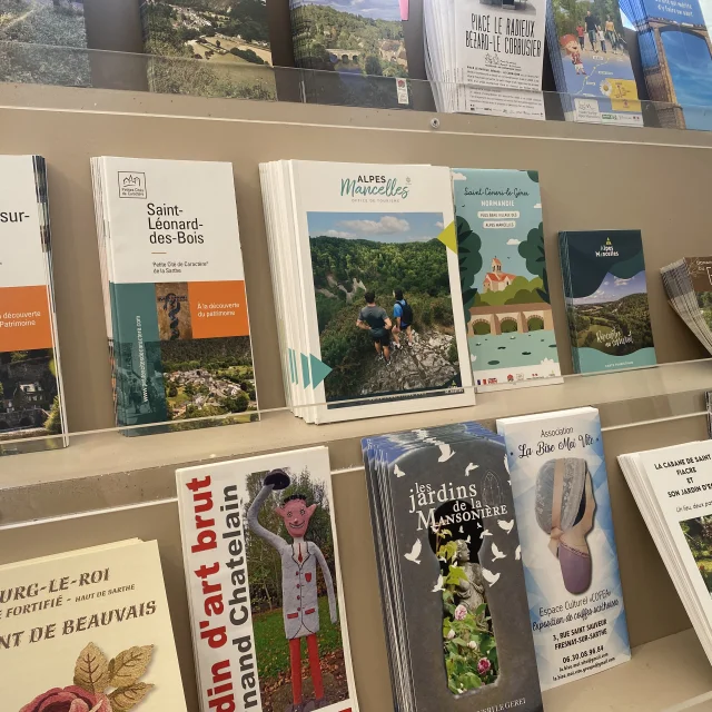 Brochures 2025 - Office de Tourisme des Alpes Mancelles